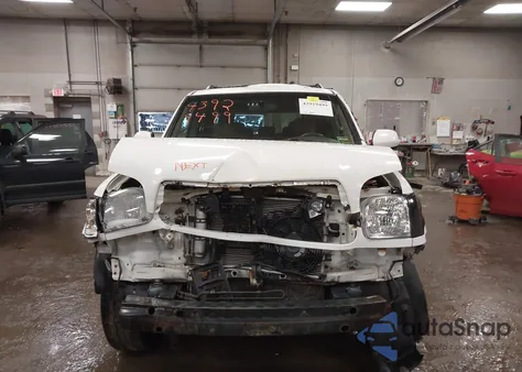 2003 Toyota Sequoia Limited V8 из США, поврежденный, VIN 5TDBT48A73S188568